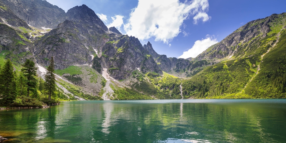 Amantran-Vilas-Lake-Mountain-View